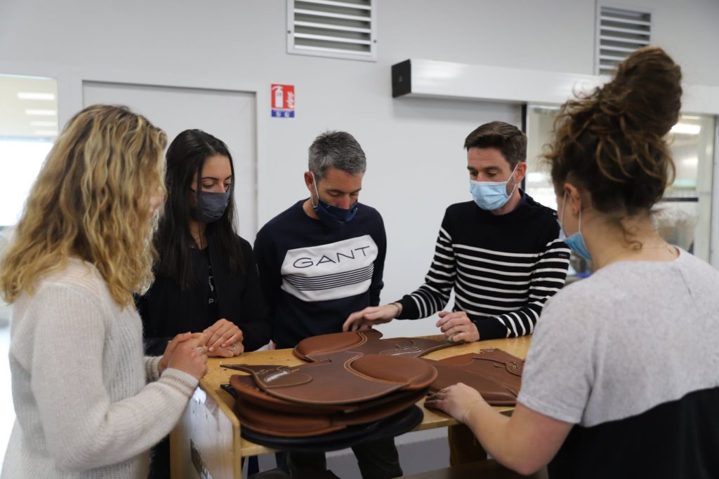 Explication de la fabrication d'une selle Antarès Sellier