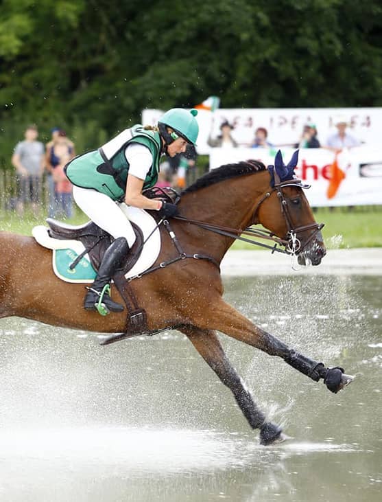 Sarah Ennis cavaliere Antarès